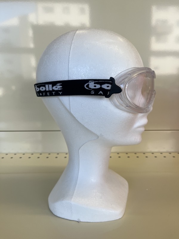 Masque de protection femme pour les yeux à Gainneville